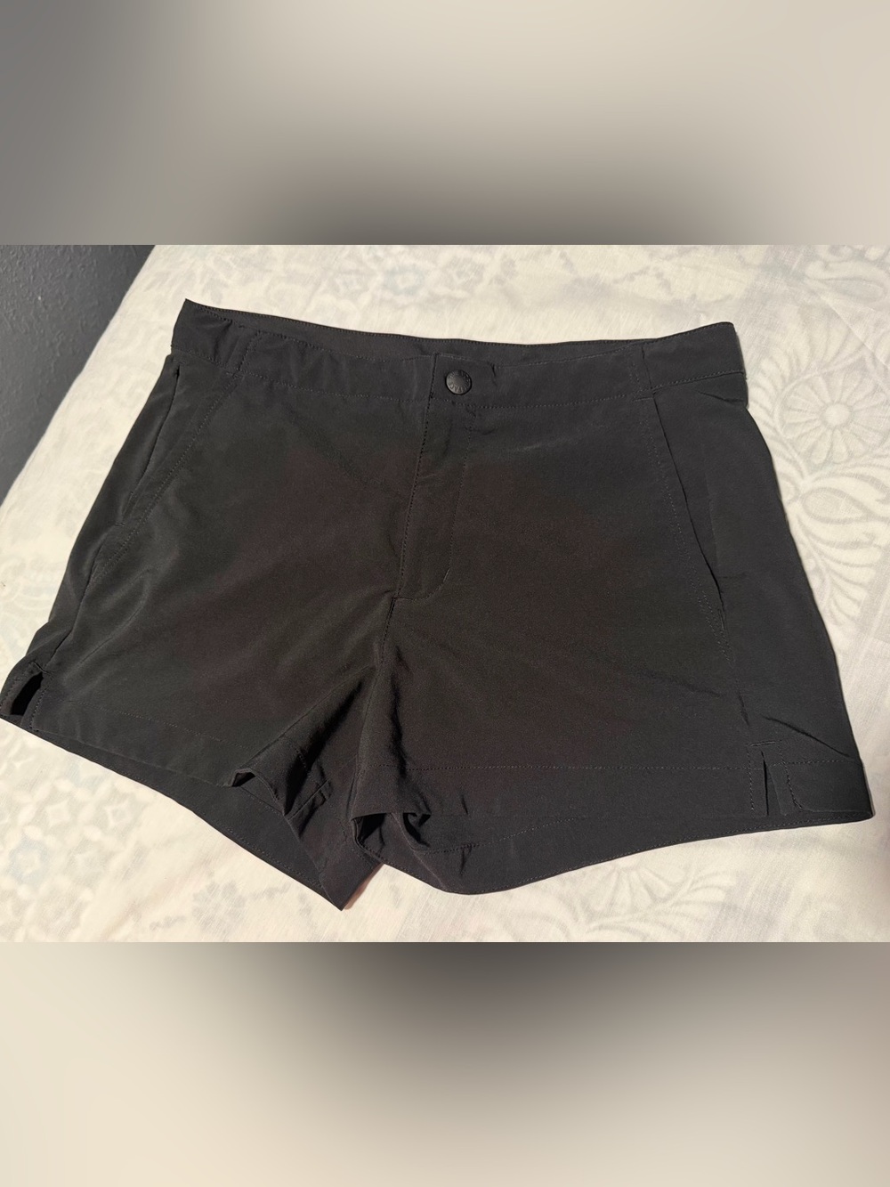 The North Face Women's Black Everyday Athletic Shorts never stop exploring